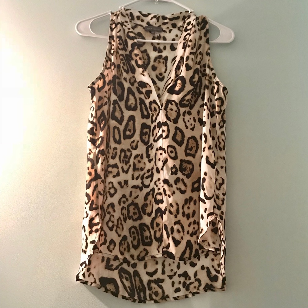 Sleeveless  v-neck blouse.